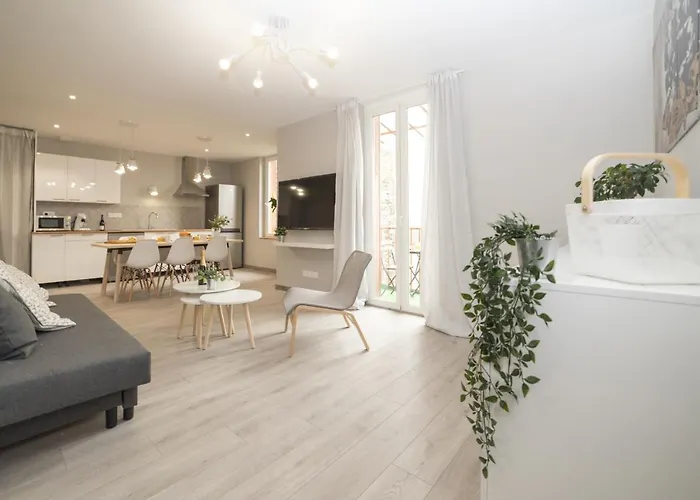 Duplex Republique דירה *